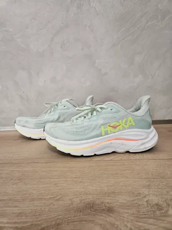 Used Hoka T40 Running Shoes