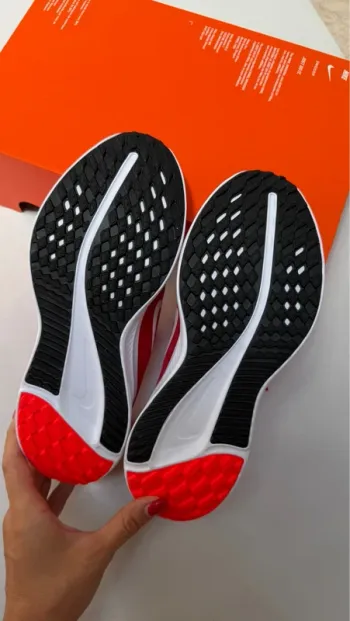 Tweedehands Nike Quest 5 bike — afbeelding 2 van 5