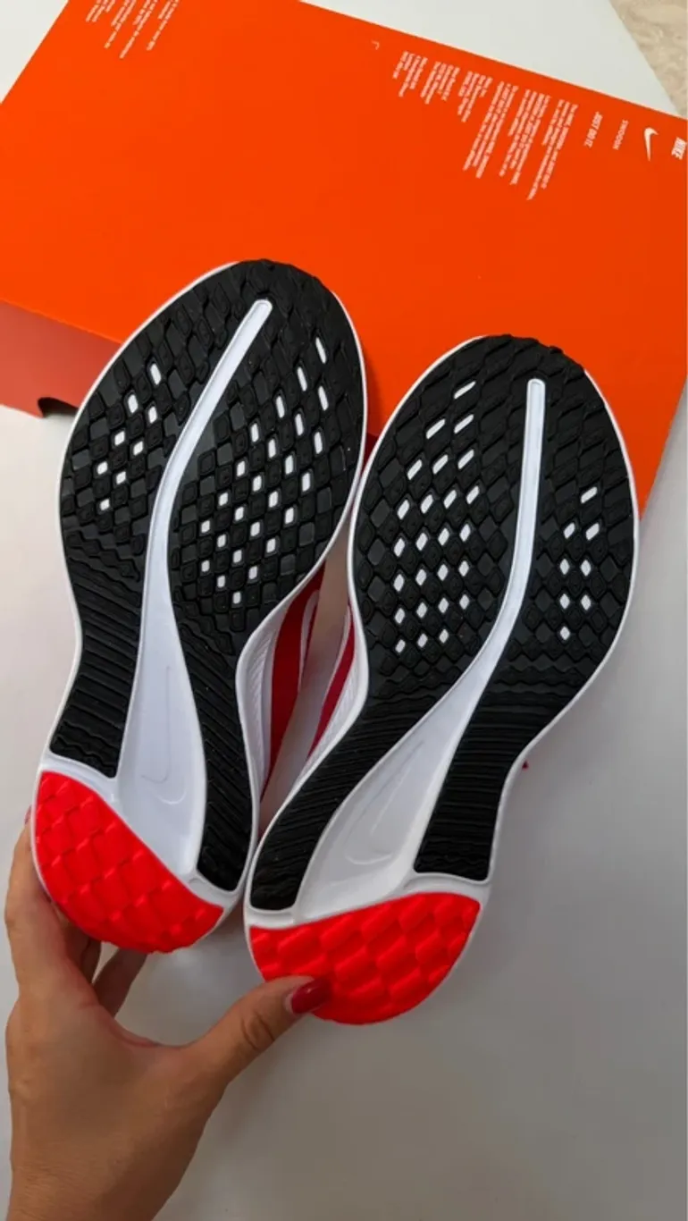 Tweedehands Nike Quest 5 bike — afbeelding 2 van 5