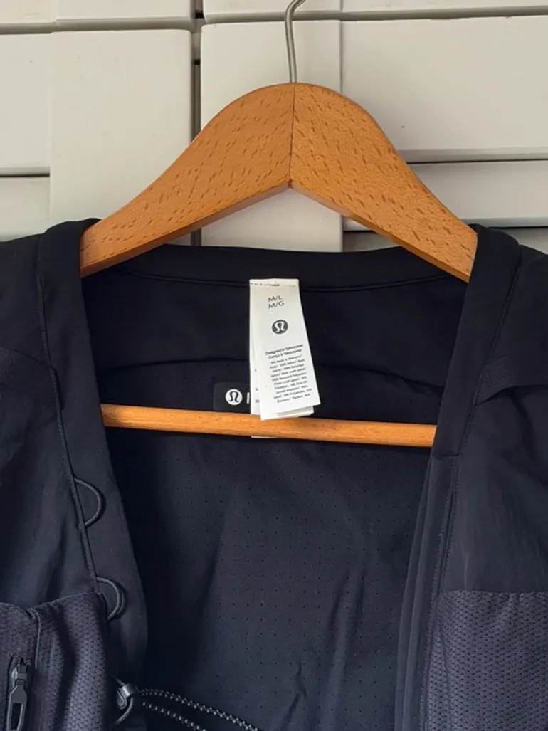 Lululemon Laufweste bike d'occasion — image 2 sur 4