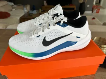 Used Nike Air Winflo 10 Running Shoes