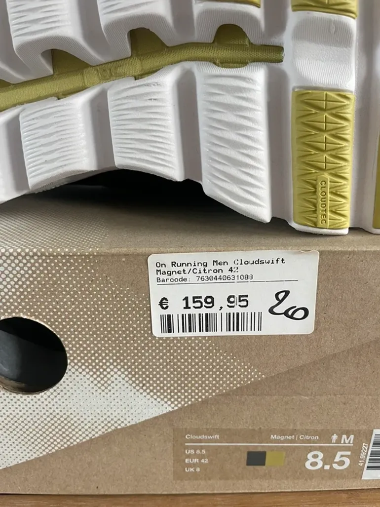 Used On Running ON sneakers Maat 42 bike — image 8 of 8