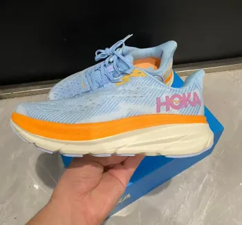 Rose Chaussure Hoka taille 39 Running Shoes d'occasion