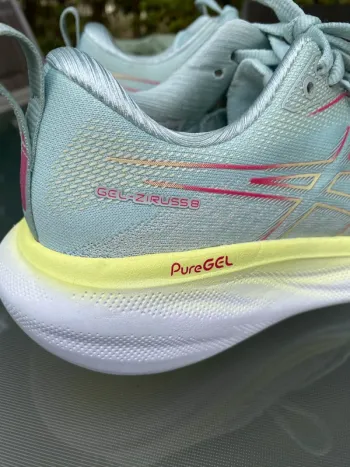 Used Asics GEL-ZIRUSS 8 Running Shoes