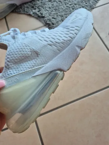 Nike Air Max 270 Running Shoes de segunda mano