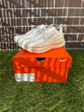 Tweedehands Nike Vomero Plus Running Shoes