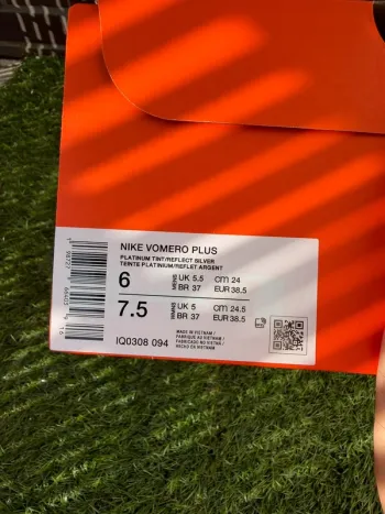 Tweedehands Nike Vomero Plus bike — afbeelding 8 van 8