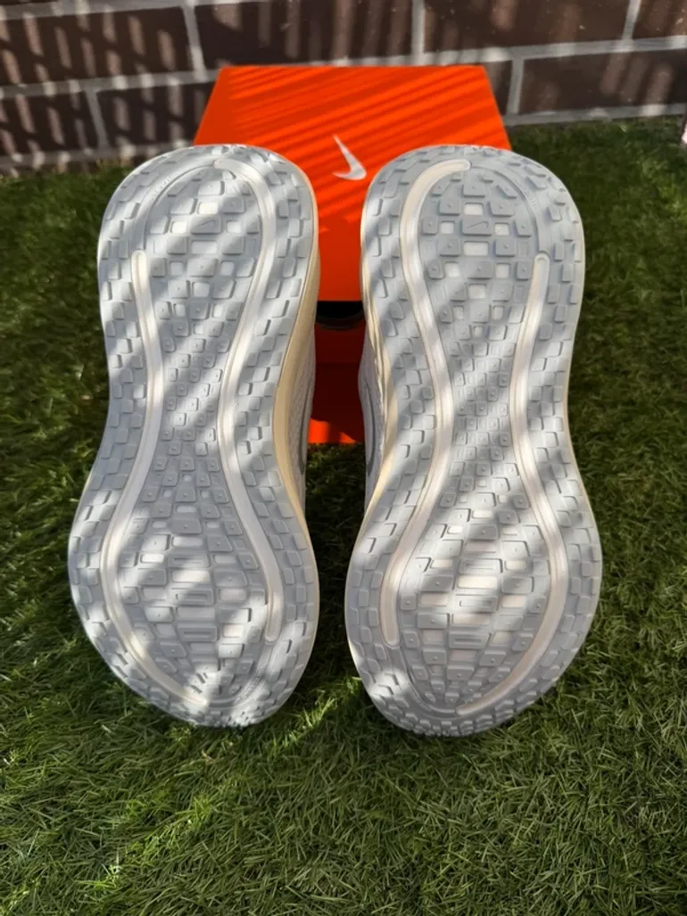 Tweedehands Nike Vomero Plus bike — afbeelding 3 van 8