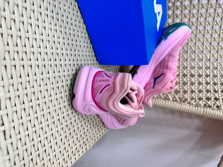 Rose Chaussure Hoka taille 40 bike d'occasion — image 3 sur 5