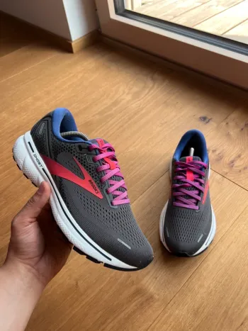 Used PROGRESS Ghost 14 Running Shoes