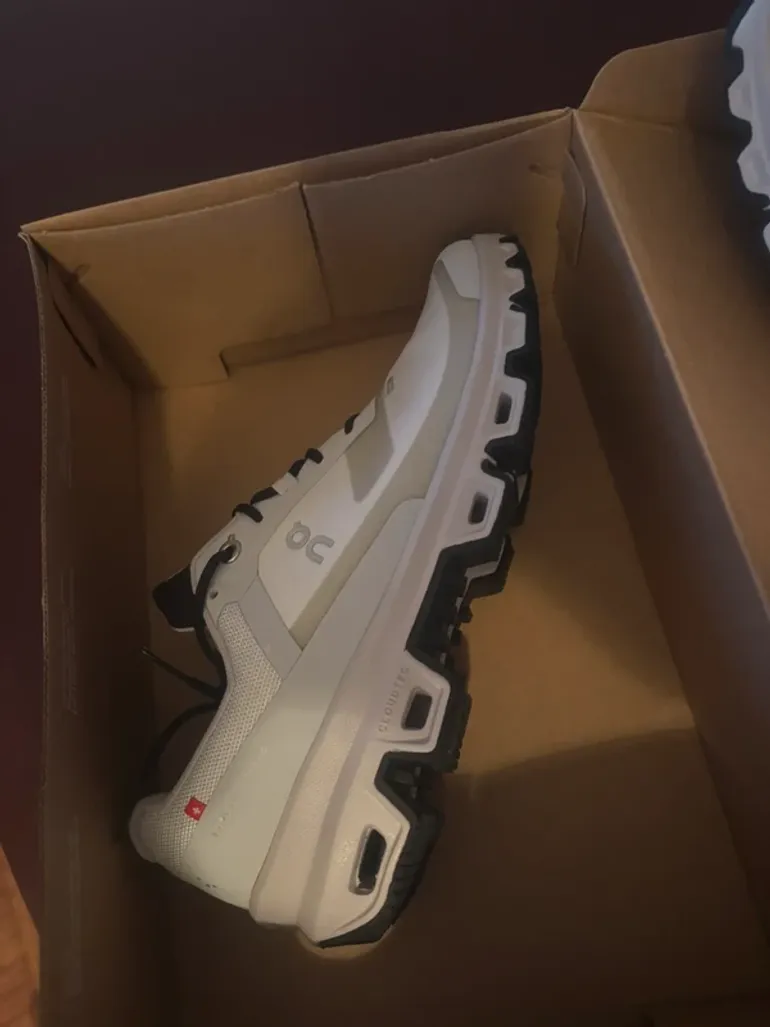 Used On Running Cloud Waterproof bike — image 2 of 5