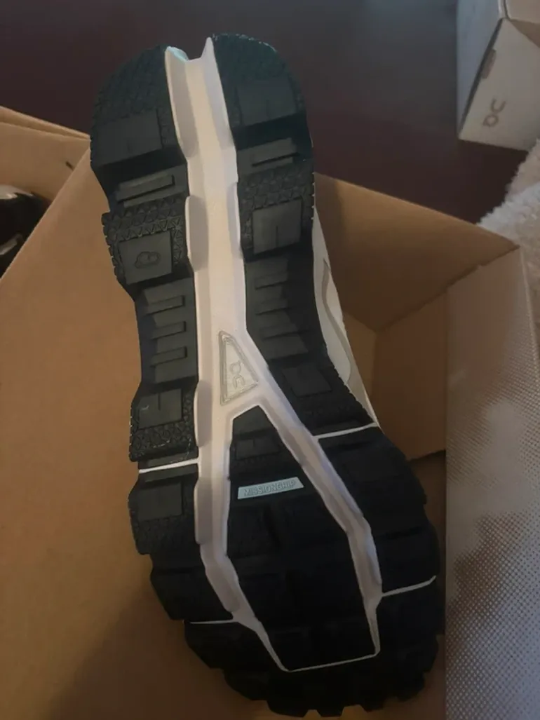 Used On Running Cloud Waterproof bike — image 4 of 5