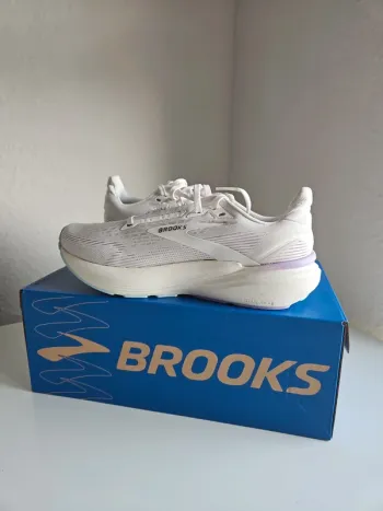 Tweedehands Brooks Laufschuhe 38.5 bike — afbeelding 9 van 10
