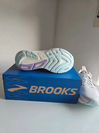 Tweedehands Brooks Laufschuhe 38.5 bike — afbeelding 7 van 10