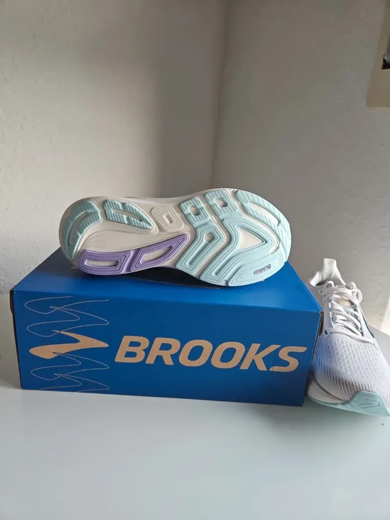 Tweedehands Brooks Laufschuhe 38.5 bike — afbeelding 7 van 10