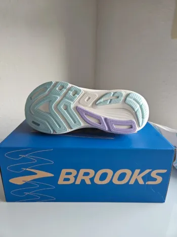 Tweedehands Brooks Laufschuhe 38.5 bike — afbeelding 6 van 10
