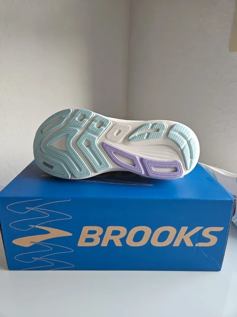 Tweedehands Brooks Laufschuhe 38.5 bike — afbeelding 6 van 10