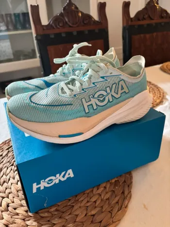 Used Hoka Mach X 2 bike — image 3 of 7