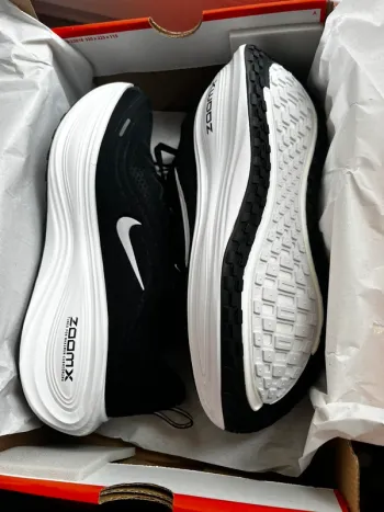Tweedehands Nike Vomero bike — afbeelding 2 van 3