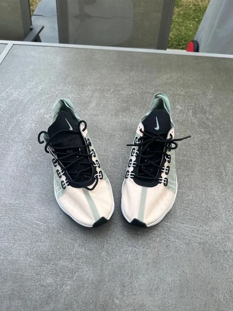 Used Nike Running shoes bike — image 9 of 16