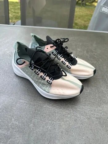 Used Nike Running shoes bike — image 2 of 16