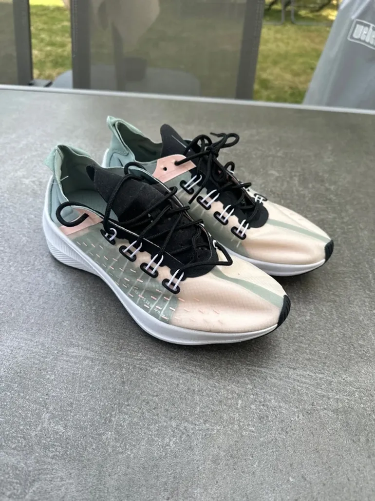 Used Nike Running shoes bike — image 2 of 16