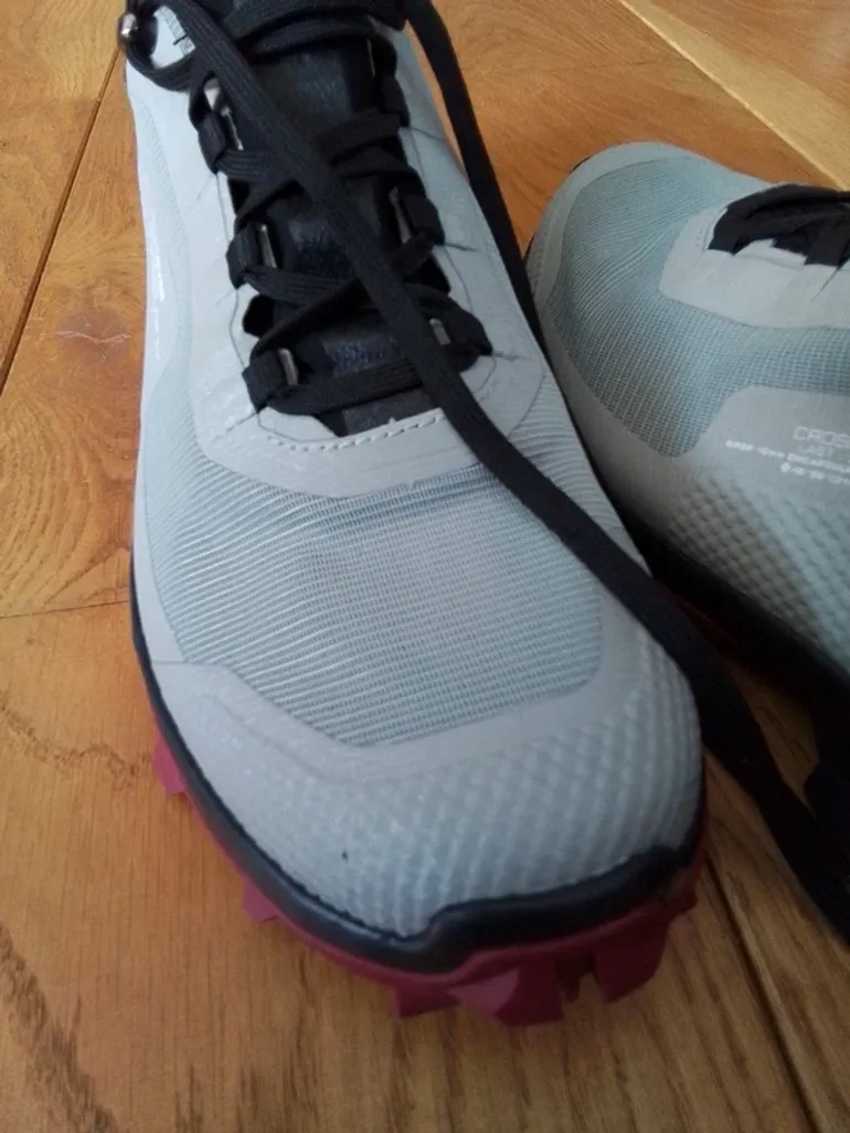 Used Salomon Cross Over Gore-Tex bike — image 5 of 15