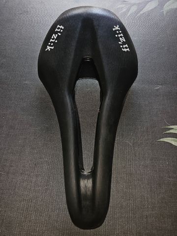 Tweedehands Fizik Vento Argo R1 2026 Saddles & Seatposts