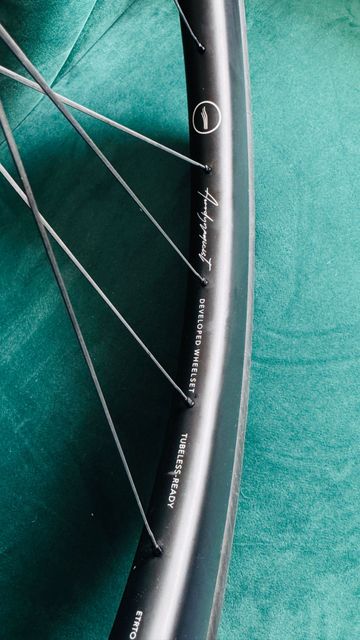 Used Hunt Aero Wheelset 2024 bike — image 3 of 6