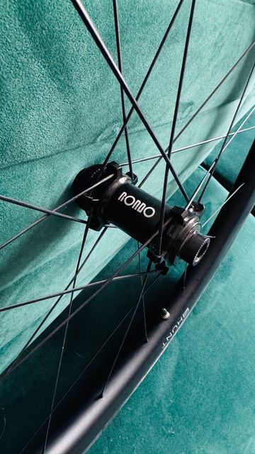 Used Hunt Aero Wheelset 2024 bike — image 4 of 6