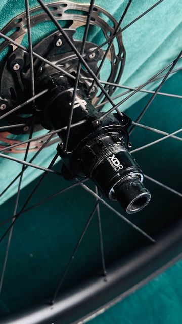 Used Hunt Aero Wheelset 2024 bike — image 2 of 6