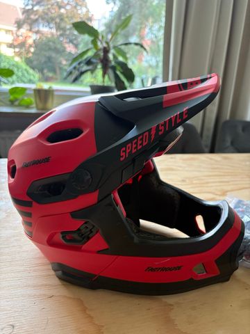 Used Bell Super DH Helmet bike — image 5 of 7