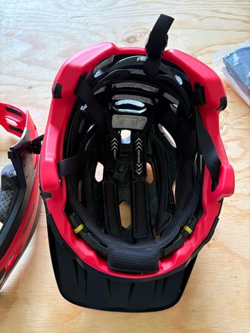 Used Bell Super DH Helmet bike — image 6 of 7