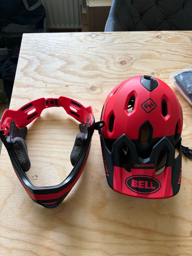 Gebrauchtes Bell Super DH Helmet bike — Bild 3 von 7