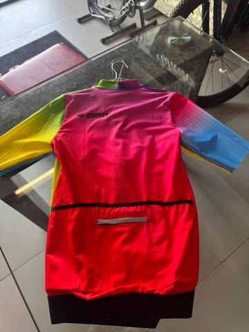 Gist Rainbow Jersey bike de segunda mano — imagen 2 de 4