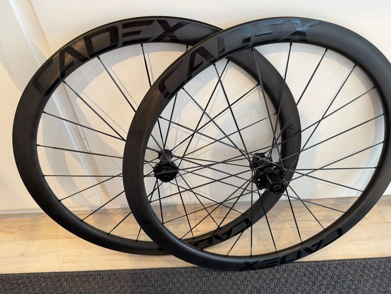Cadex 42 Disc Wheelset bike usato — immagine 2 di 2