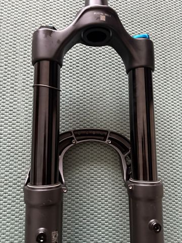 Used Fox 38 Performance Fork 2027 bike — image 3 of 4