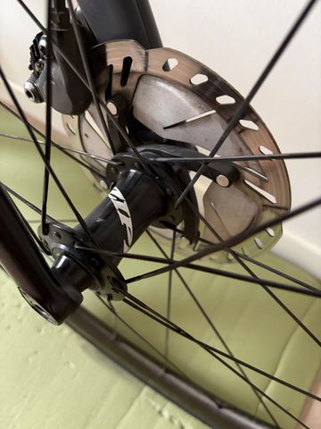 Used Zipp 302 Disc 2021 bike — image 2 of 4