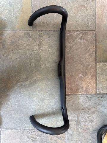 Brugt Giant Carbon Handlebar bike — billede 1 af 3