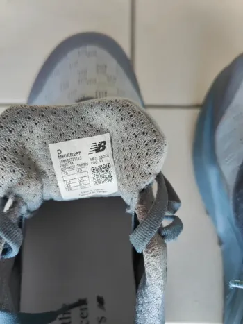 Used New Balance Hierro V9 bike — image 5 of 9