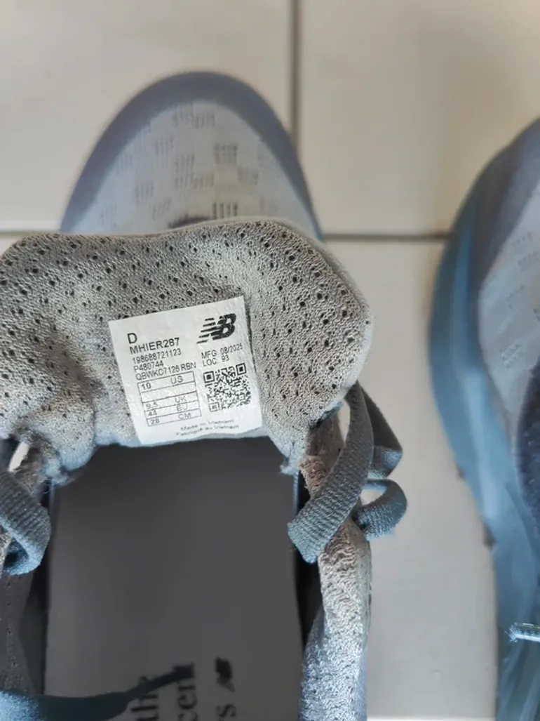 Used New Balance Hierro V9 bike — image 5 of 9