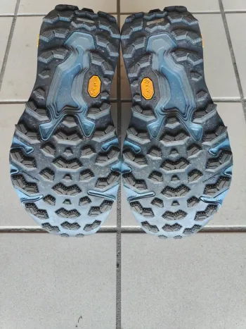 Used New Balance Hierro V9 bike — image 9 of 9