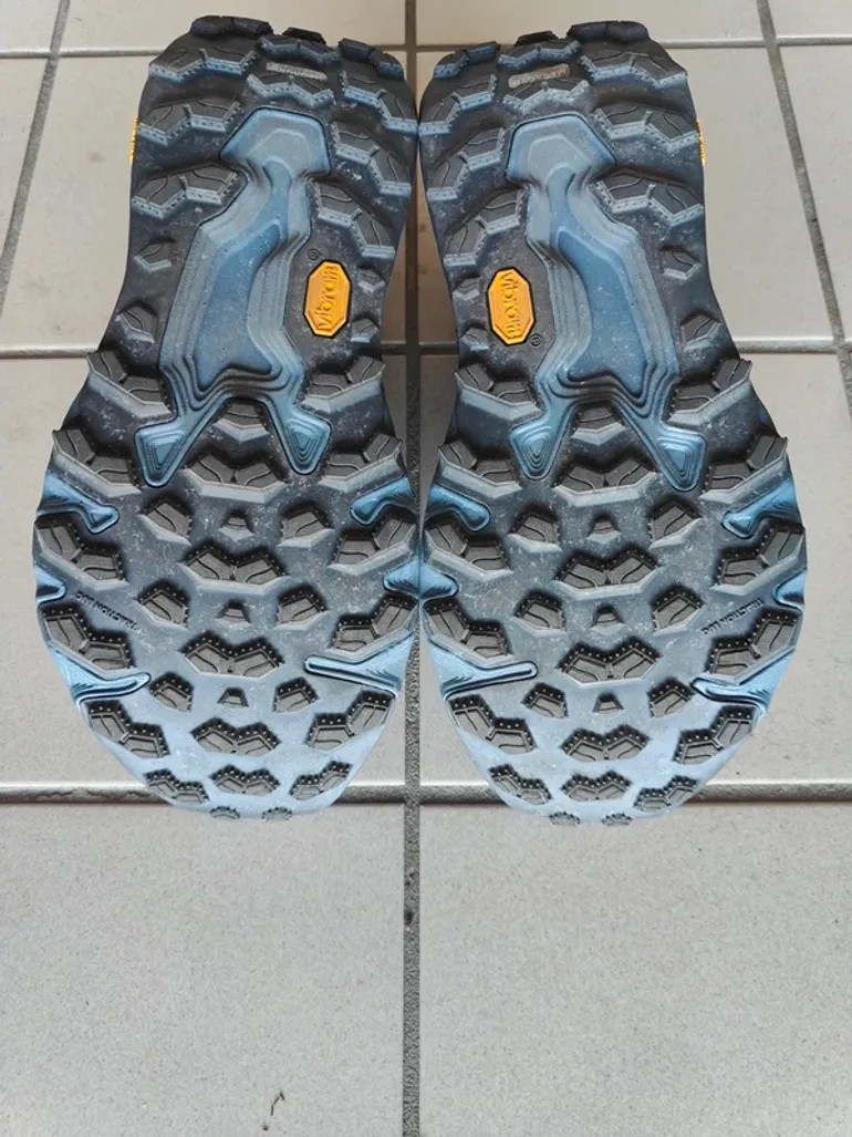 Used New Balance Hierro V9 bike — image 9 of 9