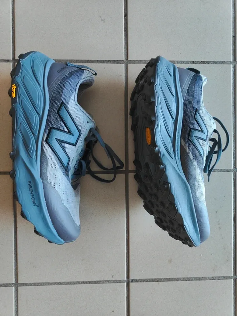 Used New Balance Hierro V9 bike — image 2 of 9