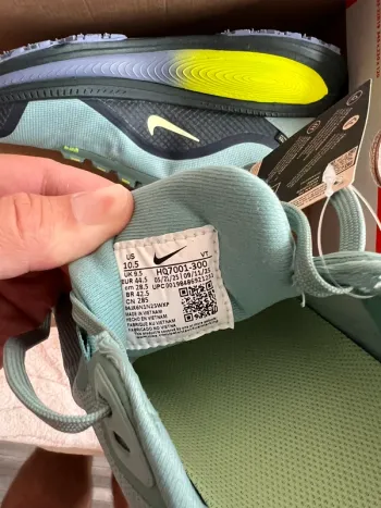 Tweedehands Nike Vomero 18 GTX bike — afbeelding 5 van 6
