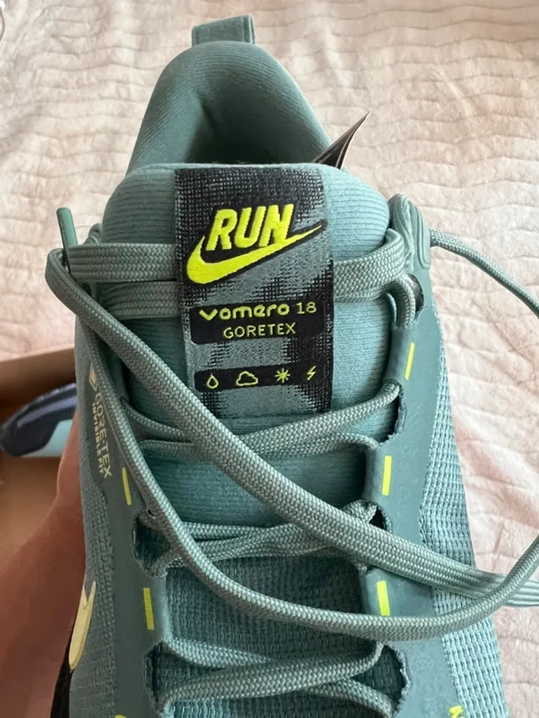 Tweedehands Nike Vomero 18 GTX bike — afbeelding 4 van 6