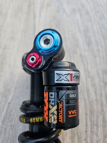 Fox DHX2 Factory 2023 bike usato — immagine 4 di 4
