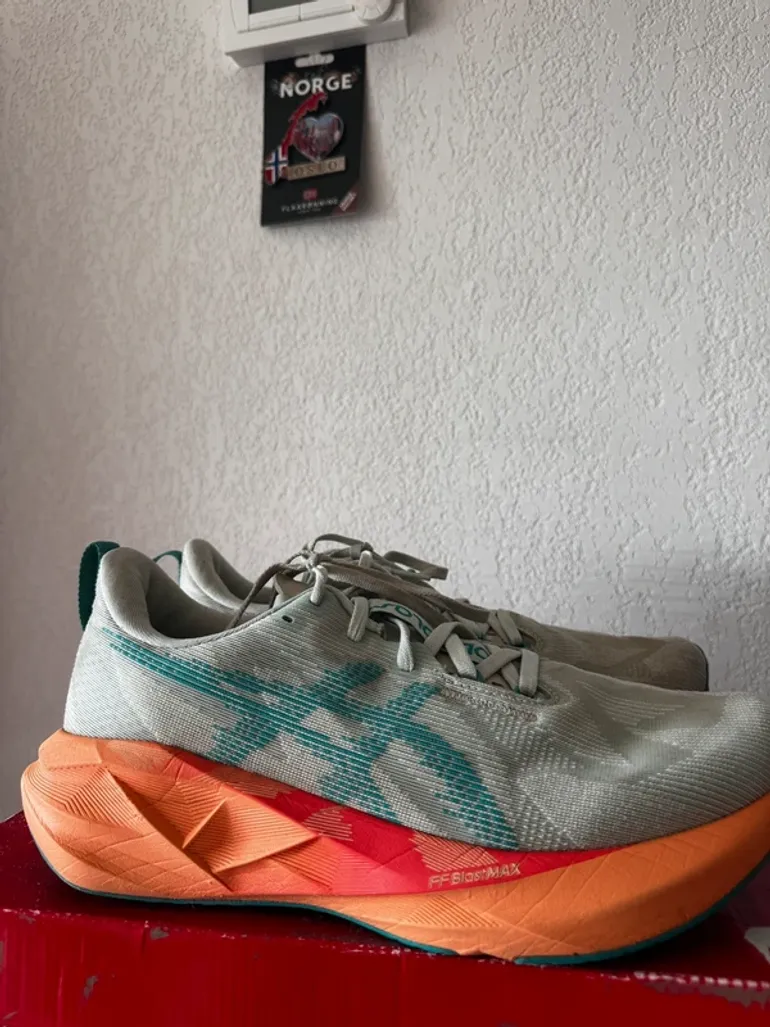 Použité Asics Superblast bike — obrázek 2 z 8