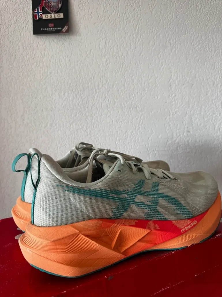 Použité Asics Superblast bike — obrázek 3 z 8