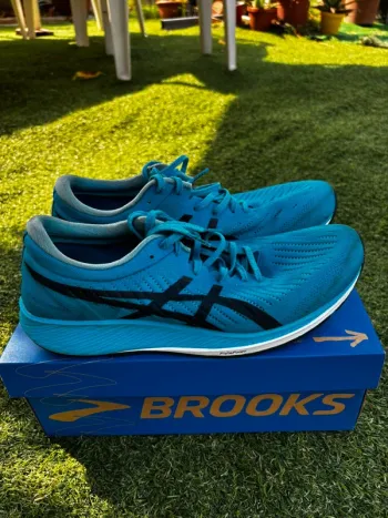 Used Asics Metaracer Running Shoes